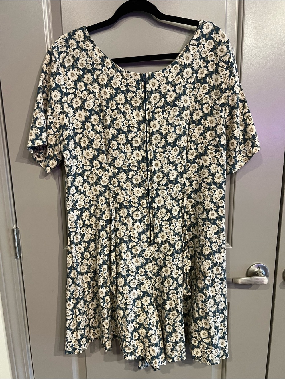 Compagnie Internationale Express Teal Floral Romper with Cream Daisy Print - Picture 6 of 9